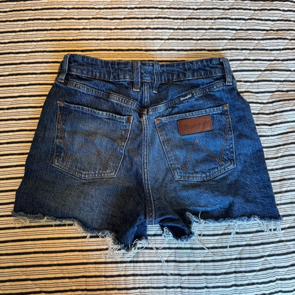 Wrangler Retro Cut Off Jean Shorts